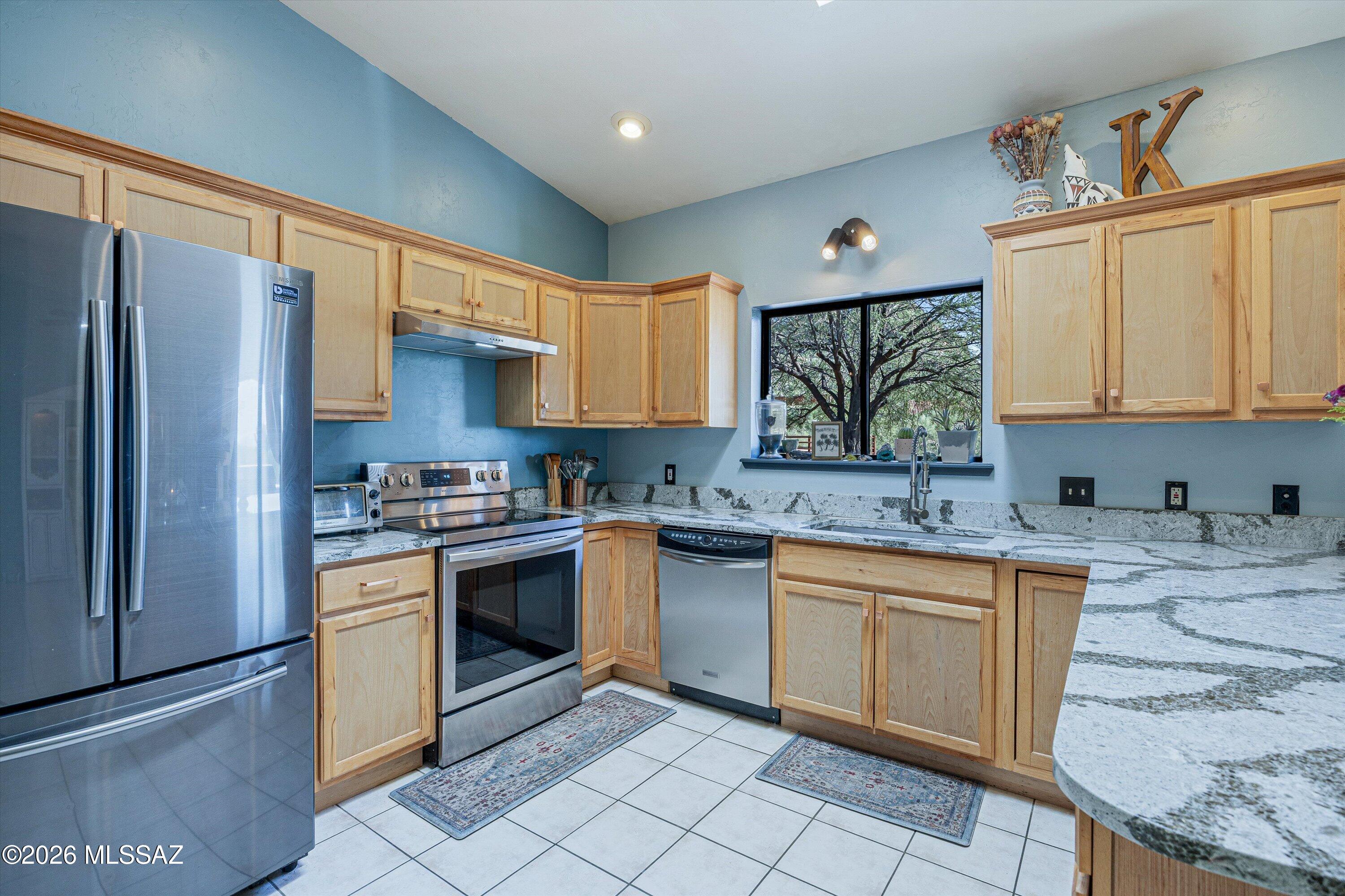 4155 West Coyote Ridge Trail Tucson, AZ 85746 - Photo 13 of 38 Quartz counters and mt view