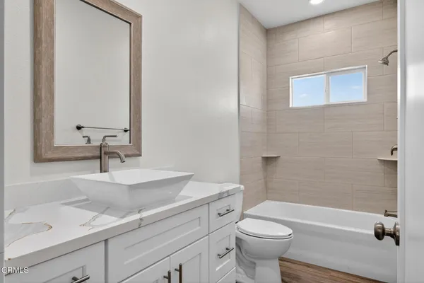 $3,300 | 1227 South G Street, Unit 2, Oxnard, CA 93033