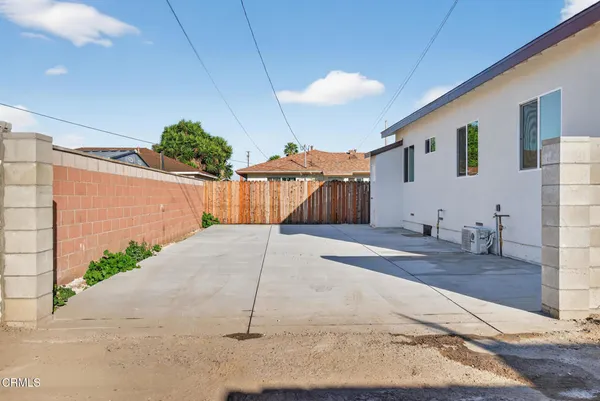 $3,300 | 1227 South G Street, Unit 2, Oxnard, CA 93033