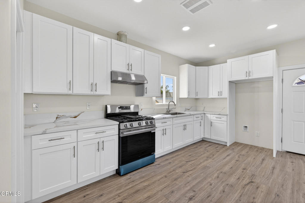 1227 South G Street, Unit 2 Oxnard, CA 93033 - Photo 6 of 20