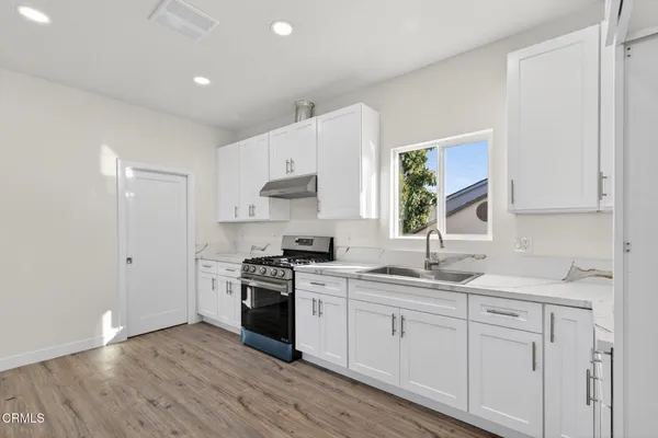 $3,300 | 1227 South G Street, Unit 2, Oxnard, CA 93033