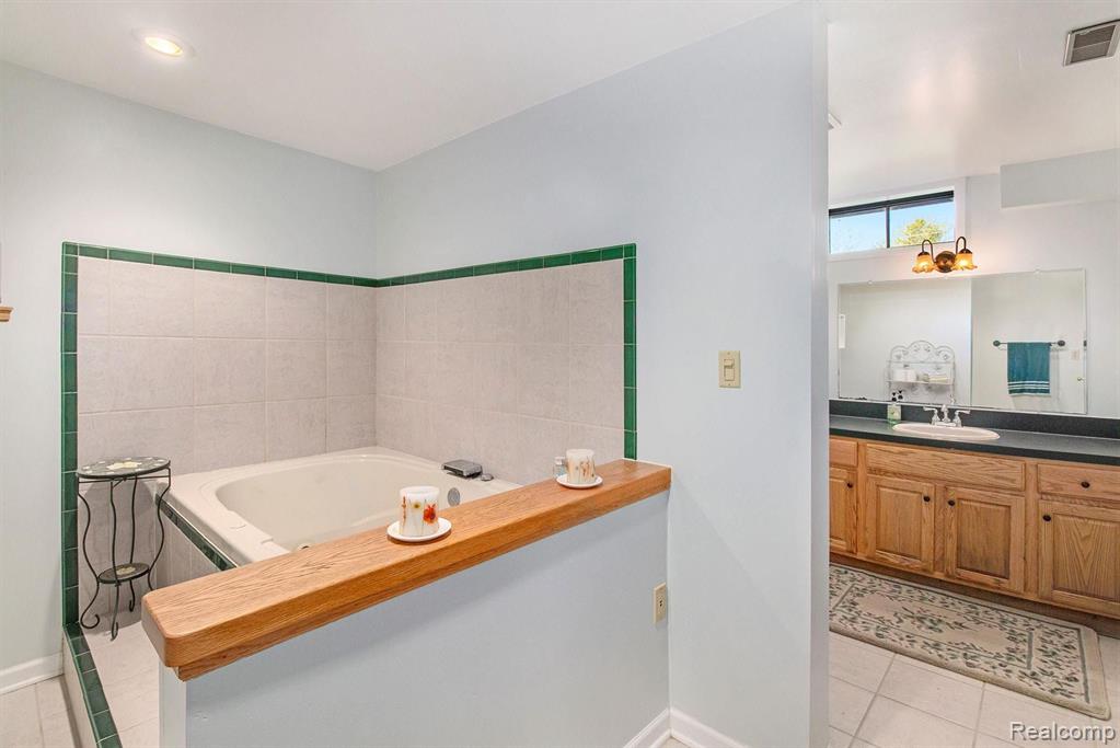 9795 Crofoot Road Fowlerville, MI 48836 - Photo 28 of 36 Gallery Image 28