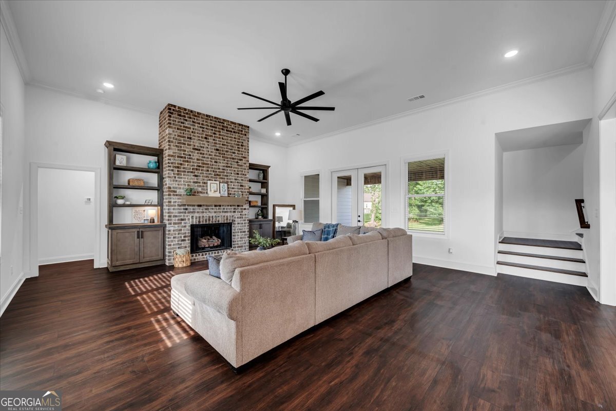 4045 Roundtop Circle Perry, GA 31069 - Photo 4 of 73