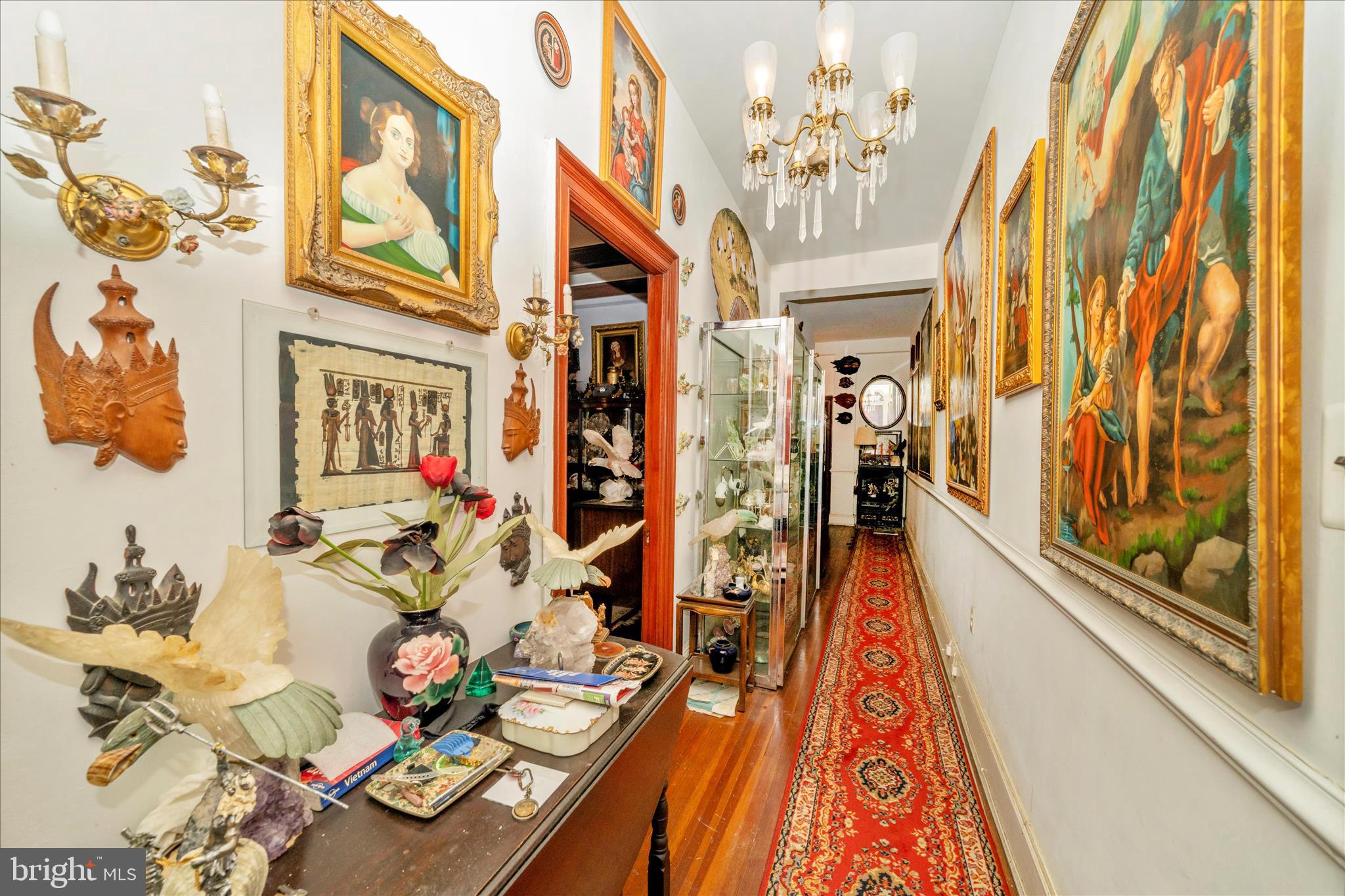 1852 Columbia Road Northwest, Unit 101 Washington, DC 20009 - Photo 9 of 55 Hallway