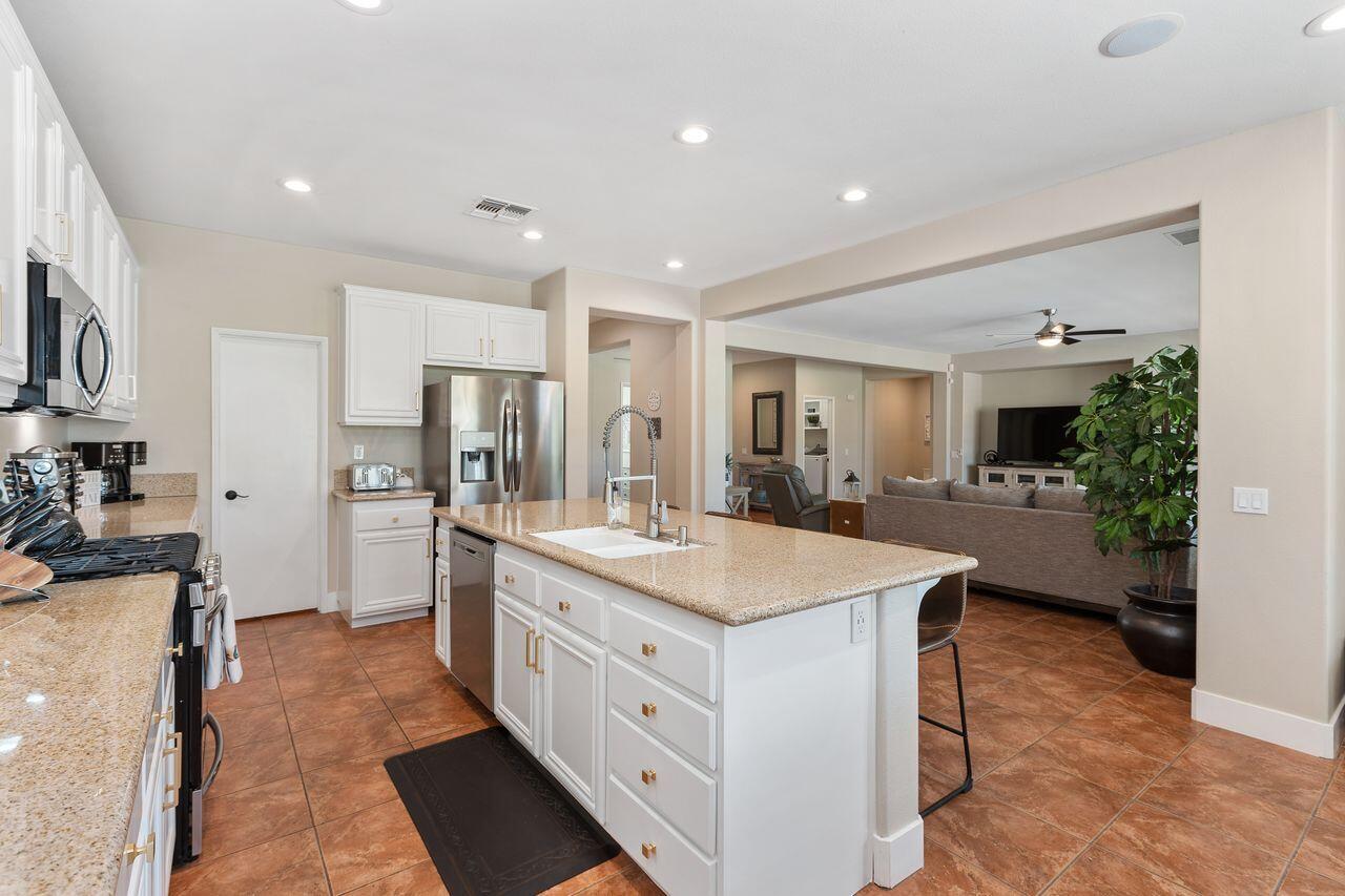 49377 Biery Street Indio, CA 92201 - Photo 18 of 39 16_11132484_161142_161142-EI-116