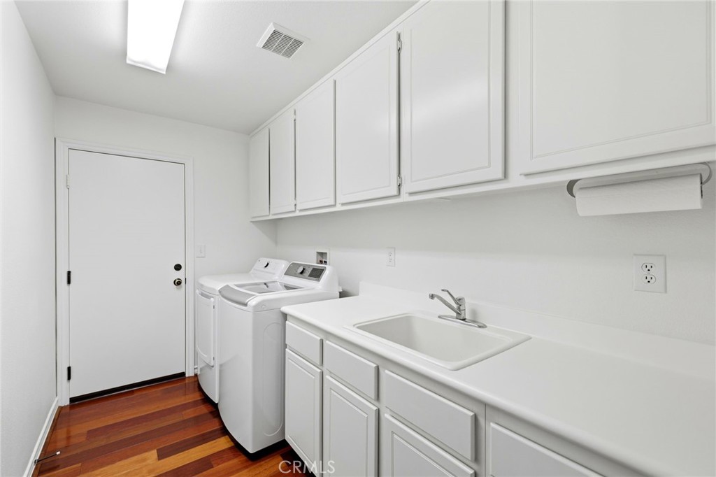 17213 Noble View Circle Riverside, CA 92503 - Photo 32 of 52 Laundry