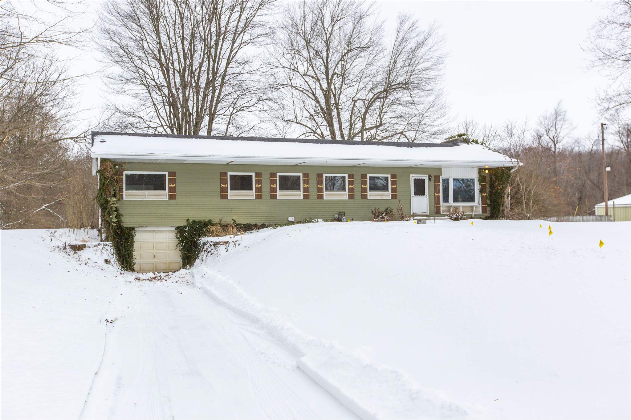 61877 Locust Road South Bend, IN 46614 - Photo 1 of 36