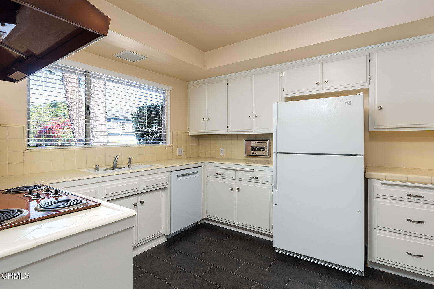 501 Martos Drive South Pasadena, CA 91030 - Photo 16 of 31 a kitchen with a sink a refrigerator and window
