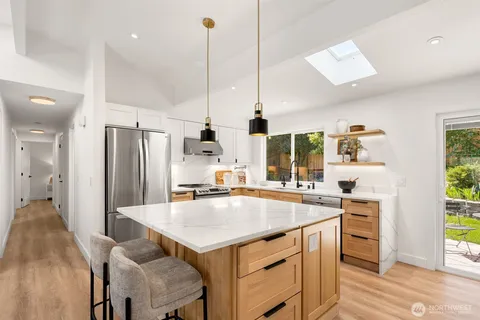 $1,699,998 | 1513 3rd Place, Kirkland, WA 98033