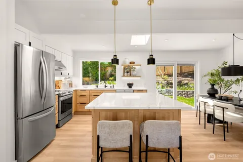 $1,699,998 | 1513 3rd Place, Kirkland, WA 98033