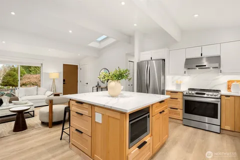 $1,699,998 | 1513 3rd Place, Kirkland, WA 98033