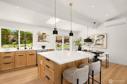 $1,699,998 | 1513 3rd Place, Kirkland, WA 98033