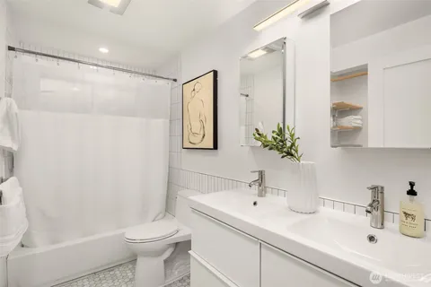 $1,699,998 | 1513 3rd Place, Kirkland, WA 98033