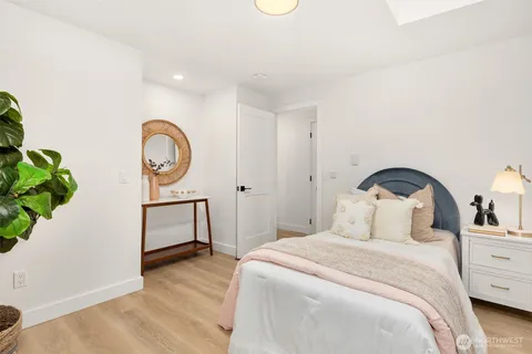 $1,699,998 | 1513 3rd Place, Kirkland, WA 98033