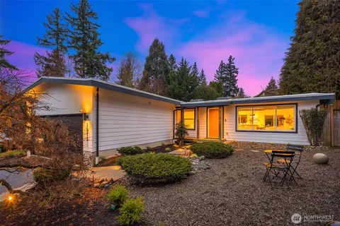 $1,699,998 | 1513 3rd Place, Kirkland, WA 98033