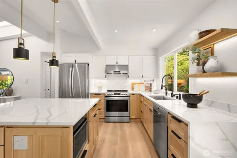 $1,699,998 | 1513 3rd Place, Kirkland, WA 98033