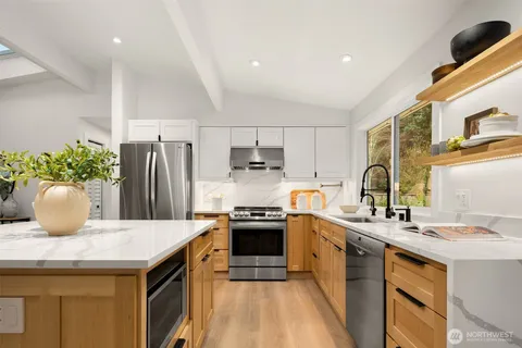 $1,699,998 | 1513 3rd Place, Kirkland, WA 98033