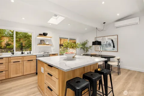 $1,699,998 | 1513 3rd Place, Kirkland, WA 98033