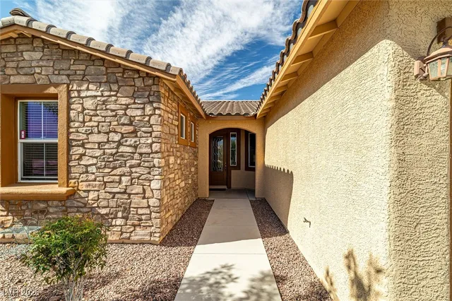 $425,000 | 4890 Cielo Court, Pahrump, NV 89061