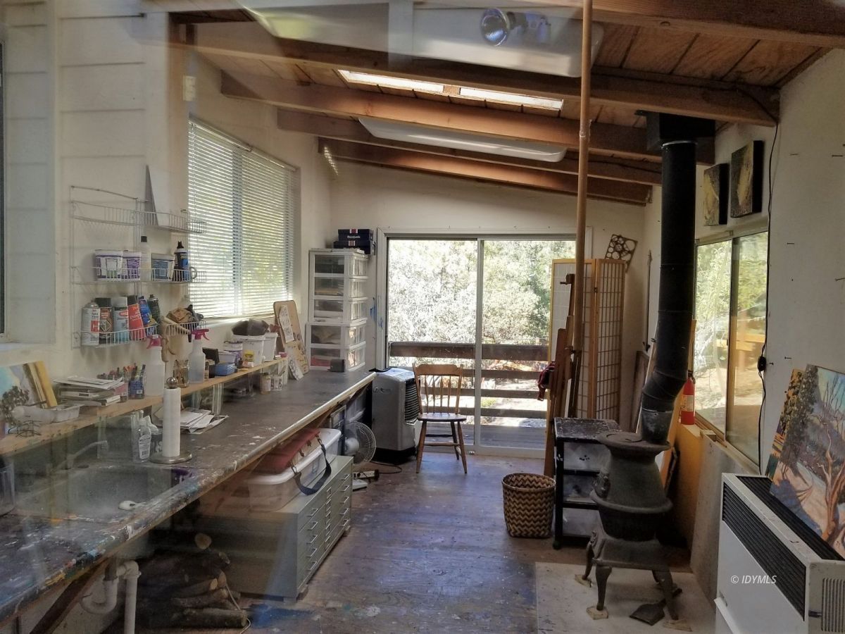 26740 Hopkins Road Idyllwild, CA 92549 - Photo 14 of 32 Artist Studio