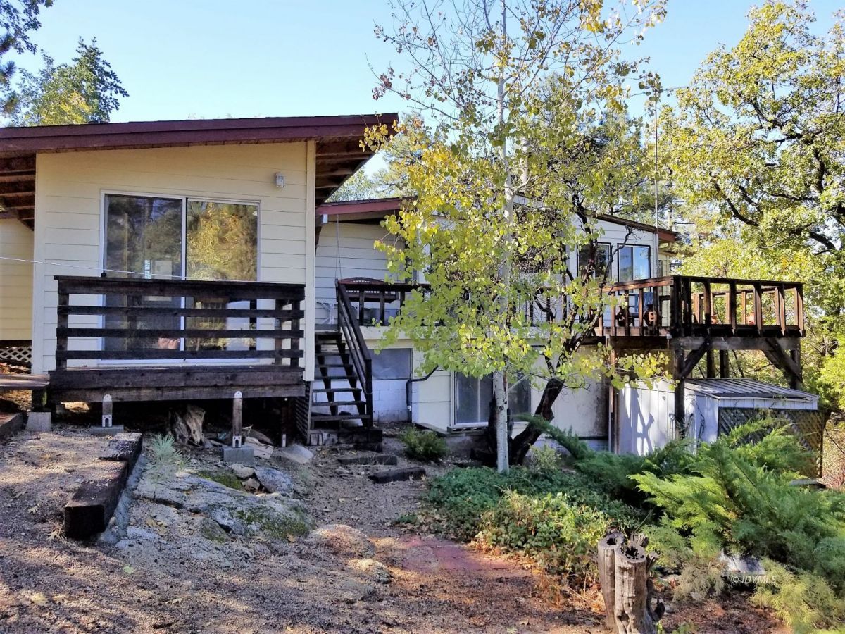26740 Hopkins Road Idyllwild, CA 92549 - Photo 4 of 32 View out back