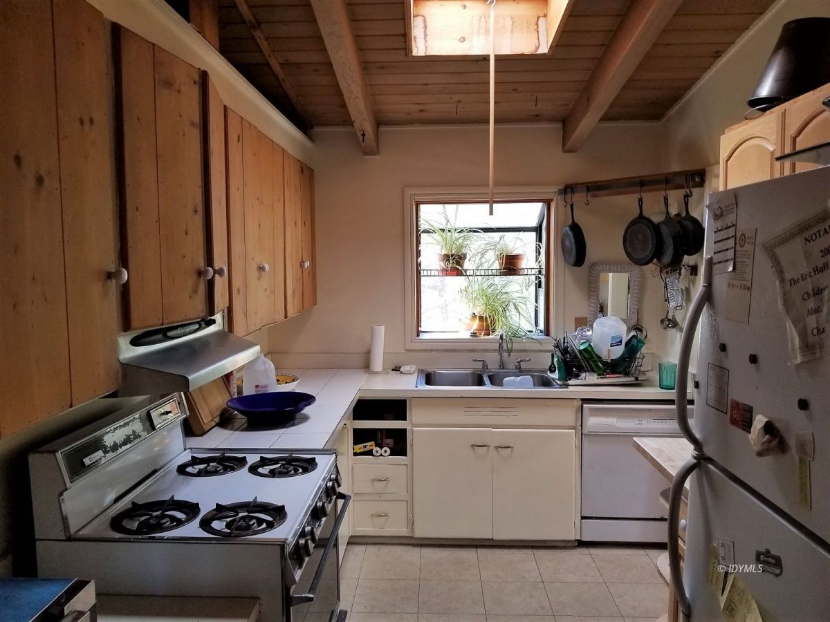 26740 Hopkins Road Idyllwild, CA 92549 - Photo 10 of 32 Kitchen