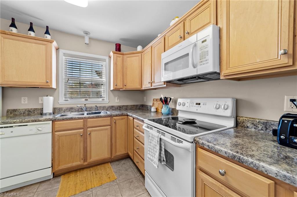 702 Chas Court High Point, NC 27265 - Photo 17 of 40 Gallery Image 17