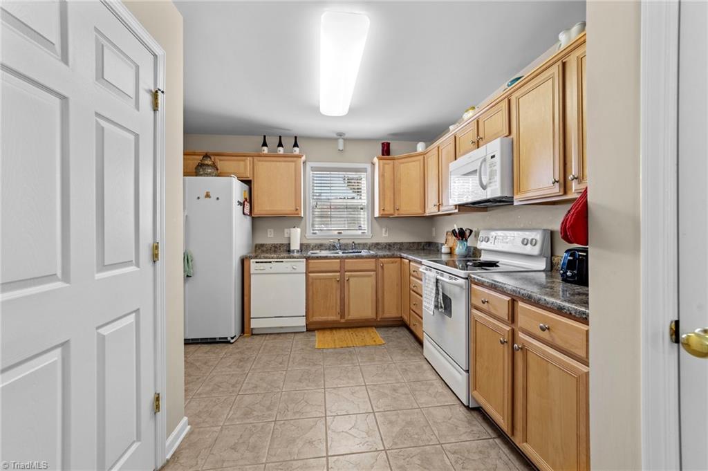 702 Chas Court High Point, NC 27265 - Photo 18 of 40 Gallery Image 18