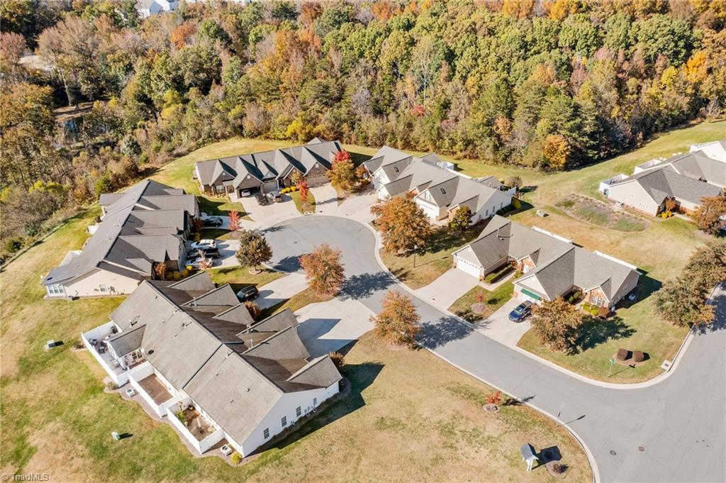702 Chas Court High Point, NC 27265 - Photo 30 of 40 Gallery Image 30