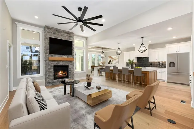 $699,900 | 3940 Southwest Flintrock Drive, Lee's Summit, MO 64082