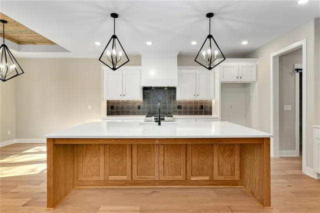 $699,900 | 3940 Southwest Flintrock Drive, Lee's Summit, MO 64082