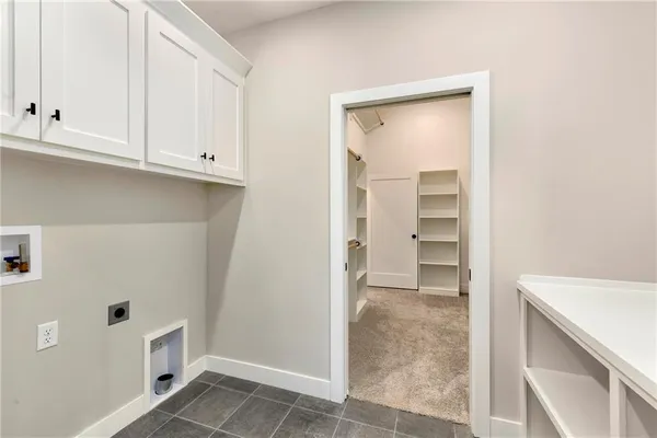 $699,900 | 3940 Southwest Flintrock Drive, Lee's Summit, MO 64082