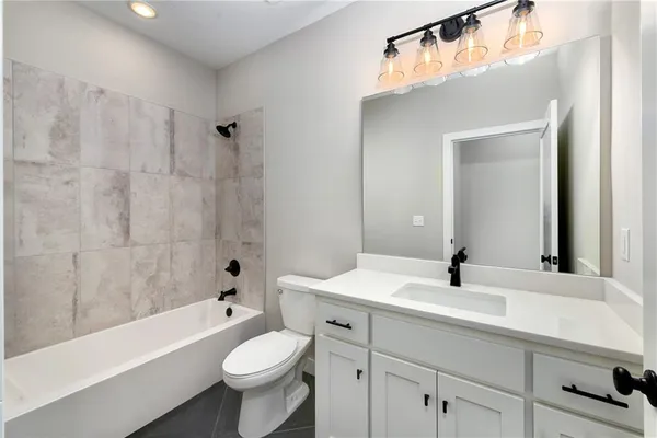 $699,900 | 3940 Southwest Flintrock Drive, Lee's Summit, MO 64082