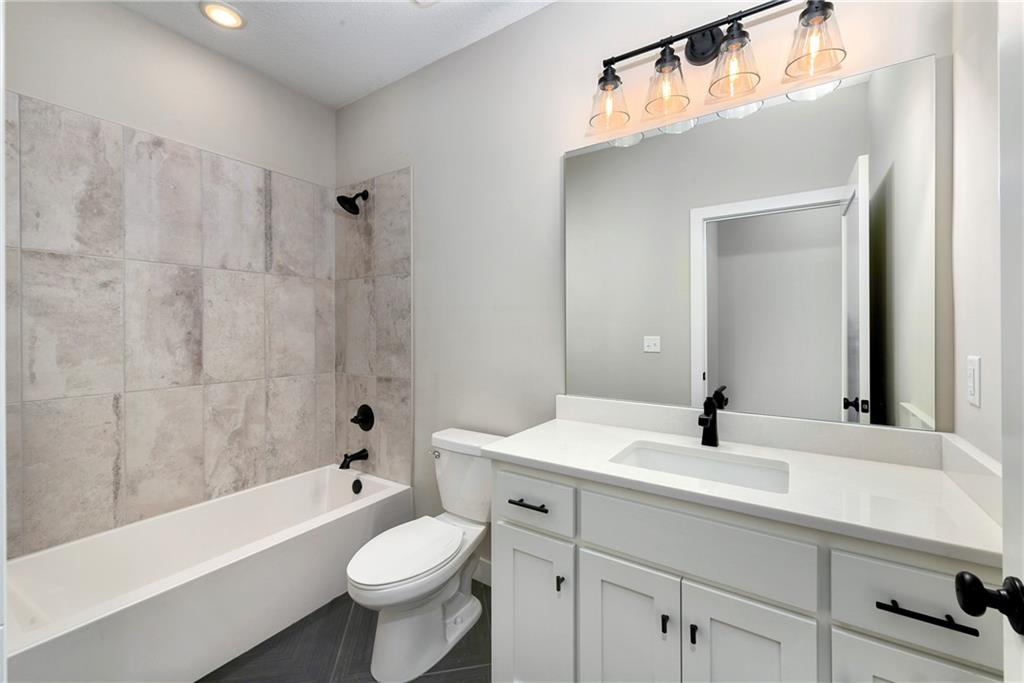 3940 Southwest Flintrock Drive Lee's Summit, MO 64082 - Photo 26 of 45