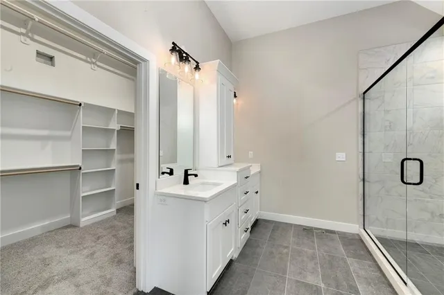 $699,900 | 3940 Southwest Flintrock Drive, Lee's Summit, MO 64082