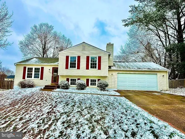 $689,000 | 12819 Fantasia Drive, Herndon, VA 20170