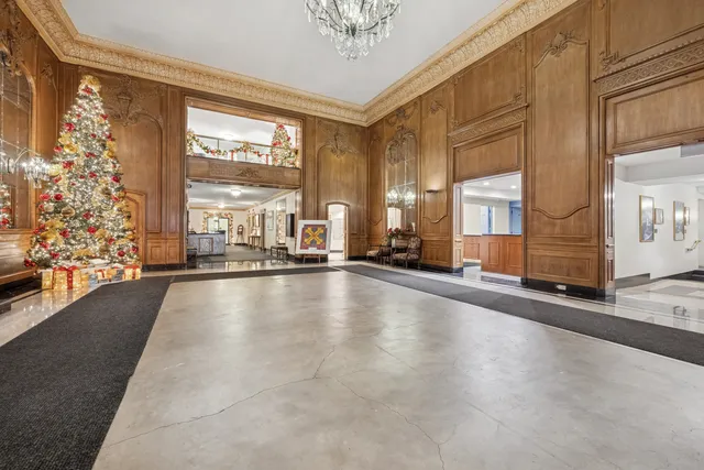 $300,000 | 5555 North Sheridan Road, Unit 602, Chicago, IL 60640