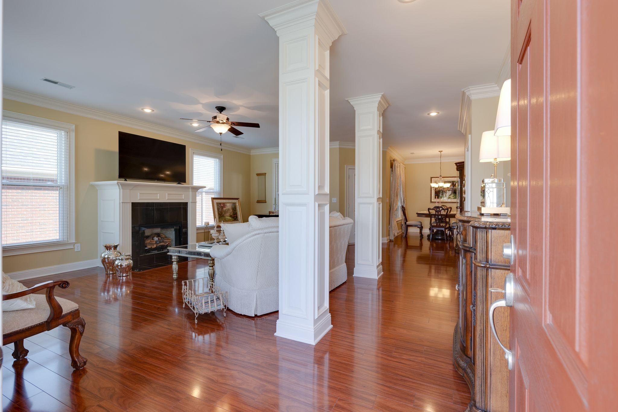 122 Riley Circle Fayetteville, TN 37334 - Photo 6 of 31 a living room with furniture wooden floor and a fireplace