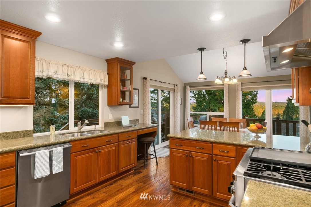 10728 Northeast 196th Street Bothell, WA 98011 - Photo 11 of 40 Gallery Image 11