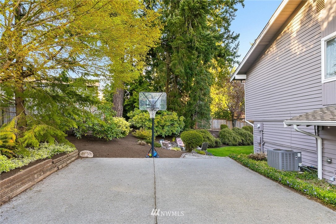 10728 Northeast 196th Street Bothell, WA 98011 - Photo 36 of 40 Gallery Image 36