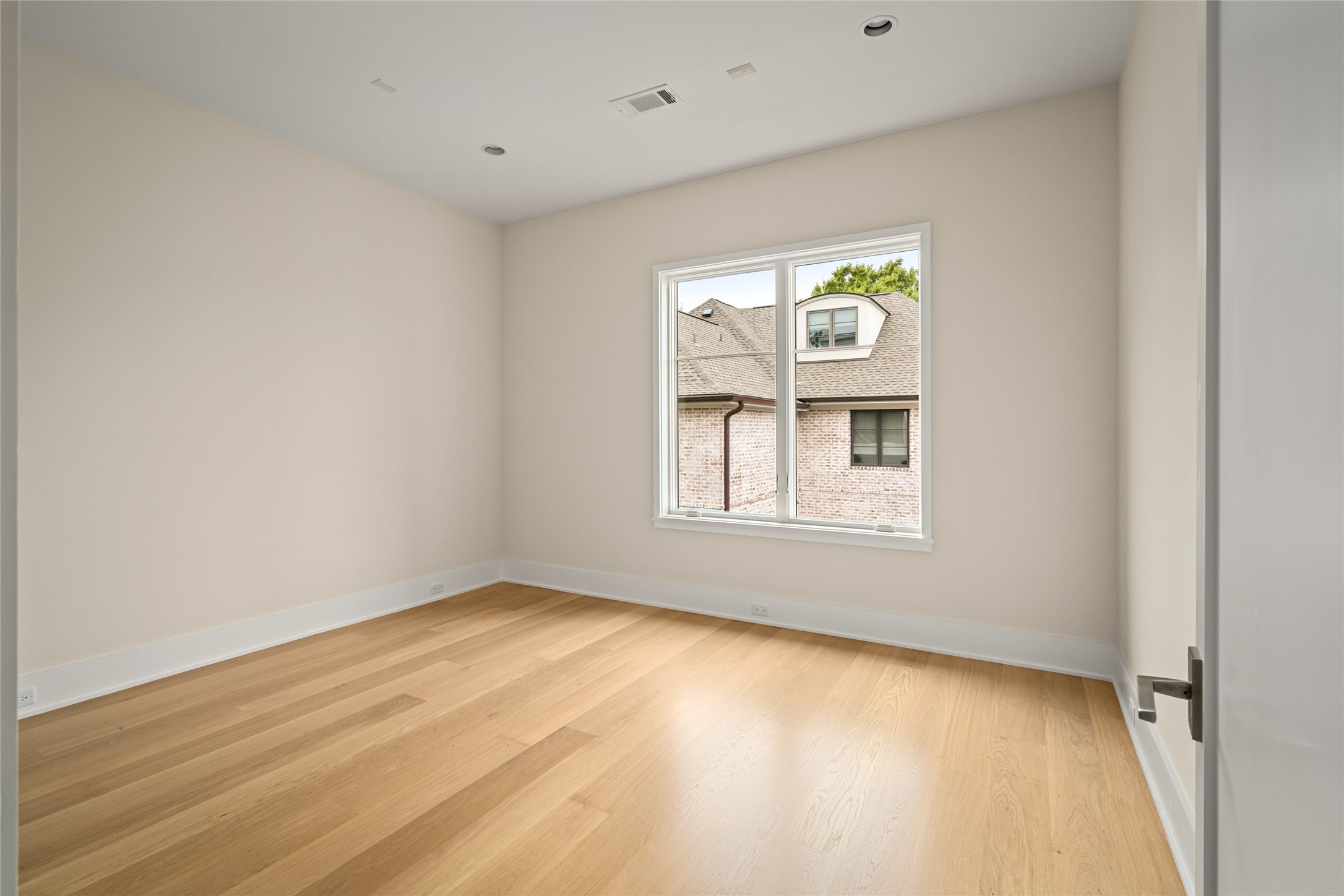 4006 Overbrook Lane Houston, TX 77027 - Photo 33 of 50 Private home office just off the primary suite, offering a quiet and convenient workspace.