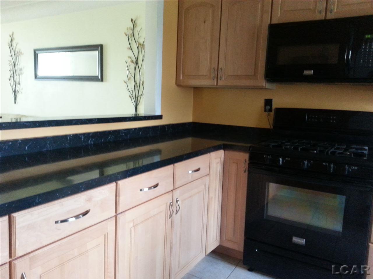 1297 Lloyd Road Dundee, MI 48131 - Photo 6 of 19 31242467-5.JPG