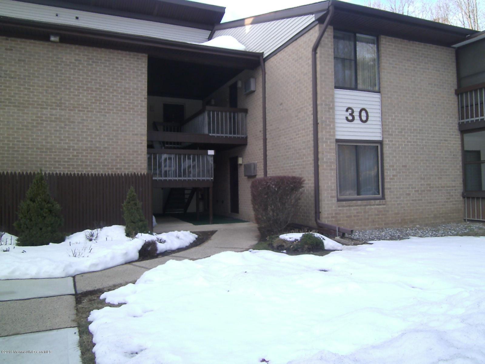 30 Meadow Green Circle, Unit E Manalapan, NJ 07726 - Photo 11 of 11 a view of entryway