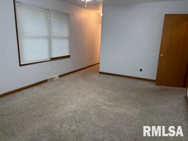 $224,900 | 217 North Pittsburg Landing, Springfield, IL 62711