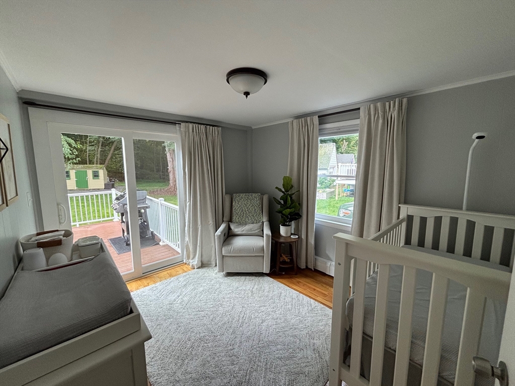 20 Pinevale Avenue Reading, MA 01867 - Photo 8 of 11