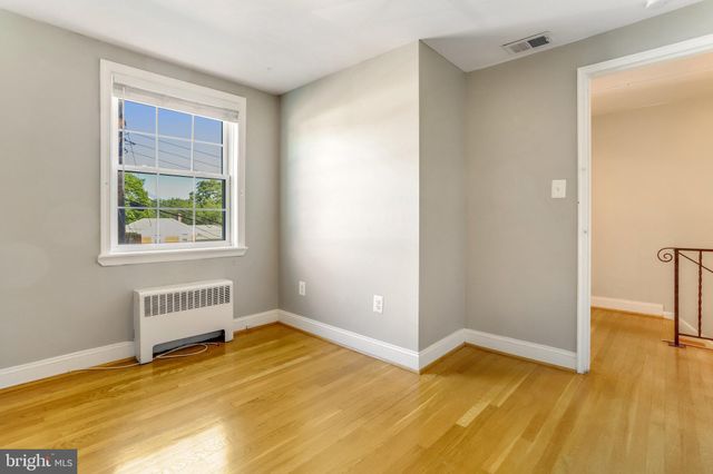 $699,999 | 3021 Mosby Street, Alexandria, VA 22305