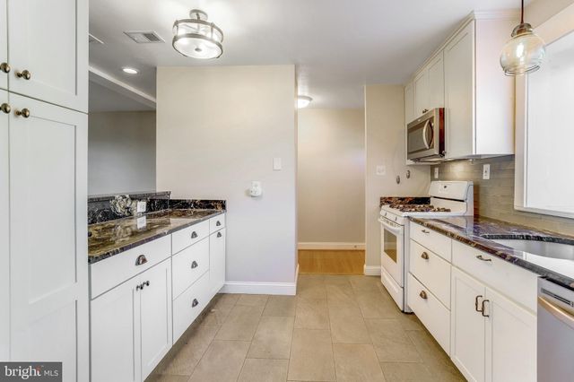 $699,999 | 3021 Mosby Street, Alexandria, VA 22305