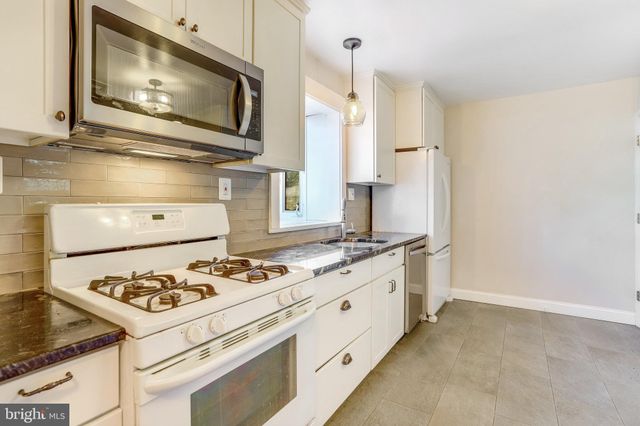 $699,999 | 3021 Mosby Street, Alexandria, VA 22305