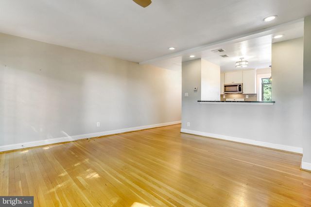 $699,999 | 3021 Mosby Street, Alexandria, VA 22305