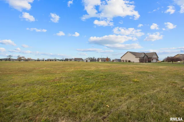 $54,900 | 107 Lost Creek Court, Pekin, IL 61554